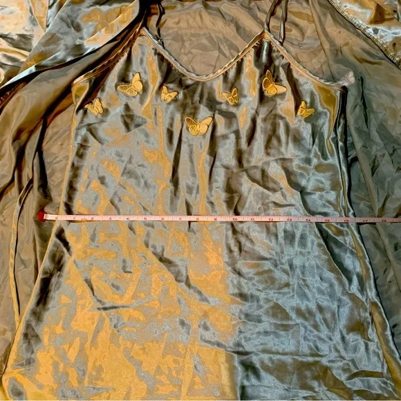 Vintage Slip & Robe Set - Picture 5 of 7